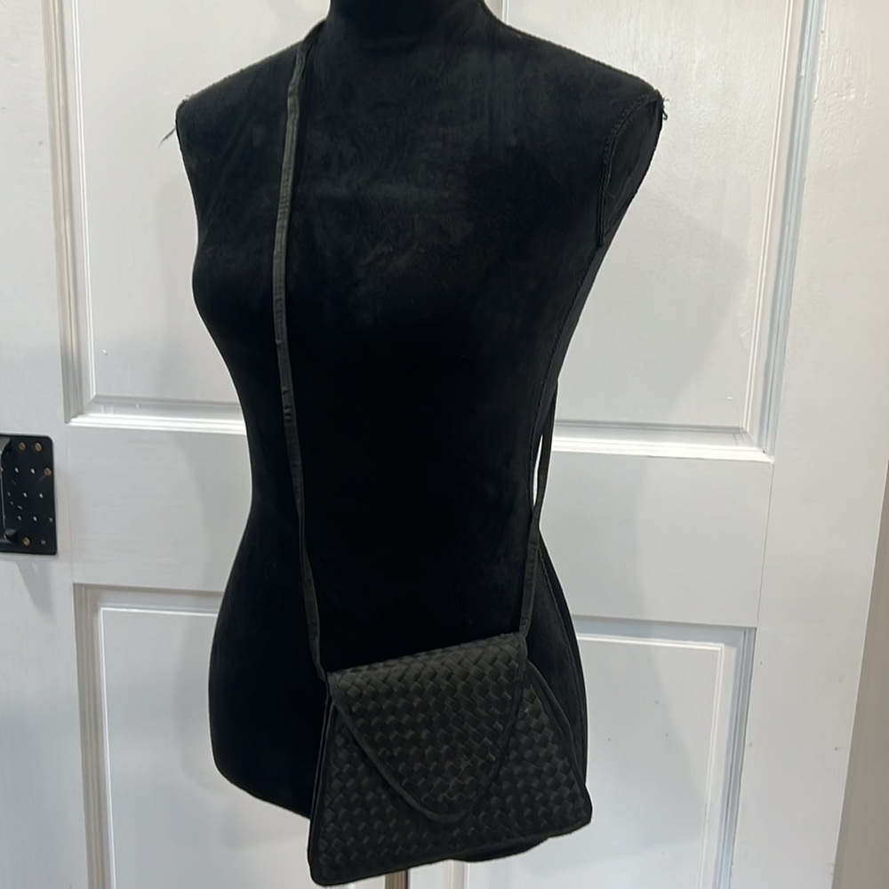 Vintage lord, and Taylor Crossbody woven pattern excellent condition